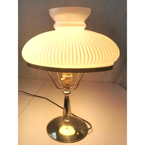 Table Lamp Beautiful Milk Glass Ribbed Shade Brass Base Vintage Rare Italy - Picture 7 of 15